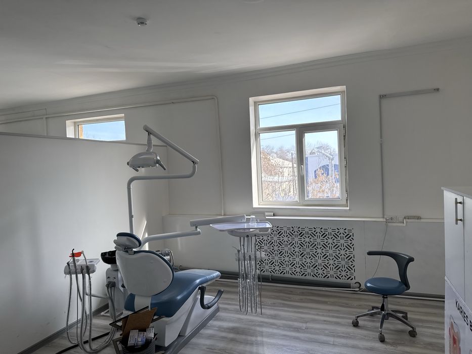 Shahar markazida Straitelni kolej yonida noturar bino ijaraga beriladi