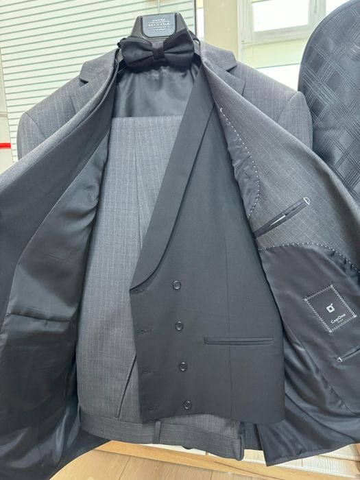 Тройка кастюм сатылады.