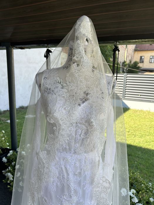 Rochie mireasa  spectaculoasa!
