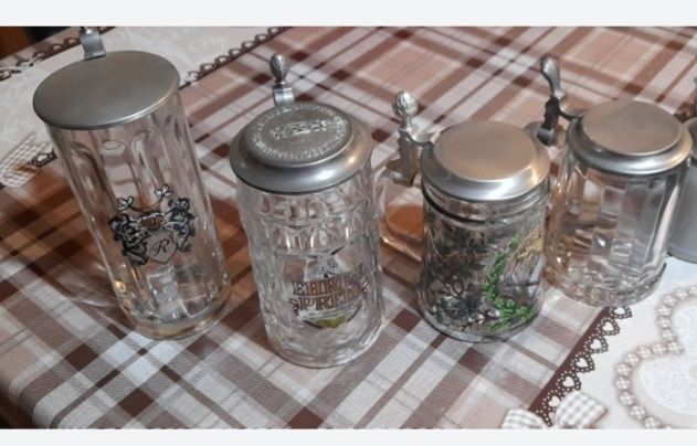 Vând urgent halbe pentru bere cu capac