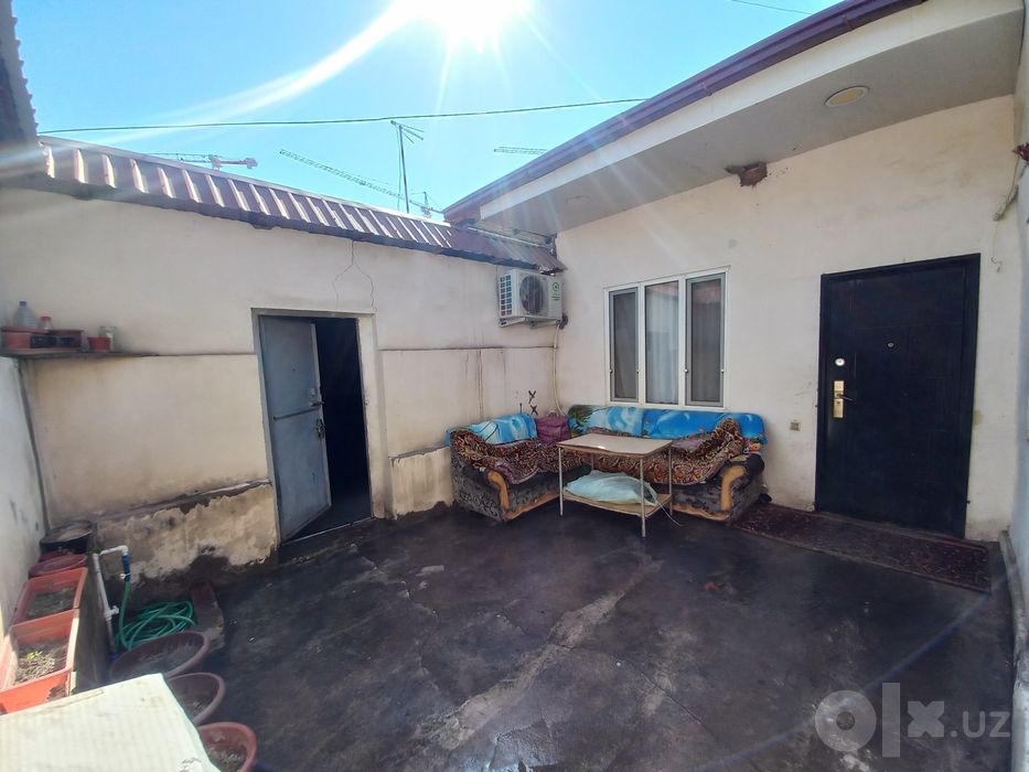 Hovli sotiladi. Mirzo-Ulugbek Oltin tepa mahallasidan