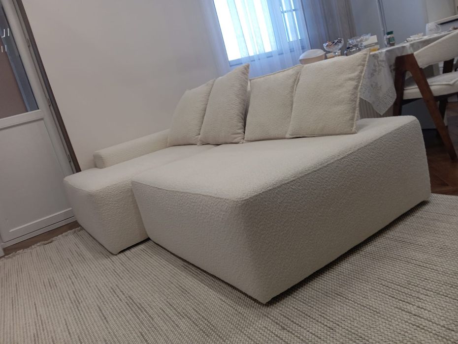 Продаю Диван, в хорошем состоянии.