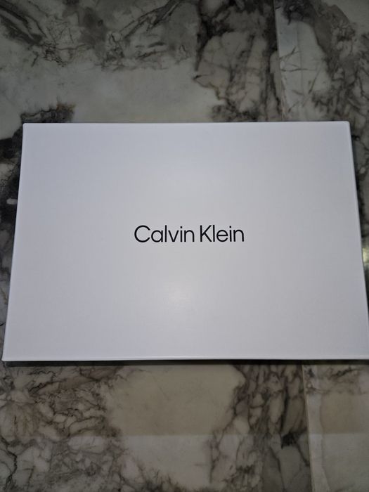 Продавам обувки!