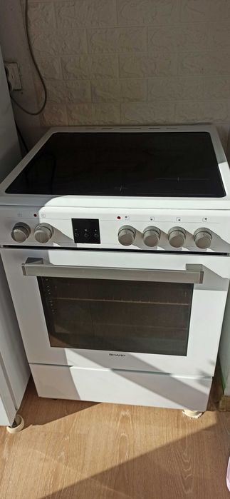 Свободностояща готварска печка Sharp