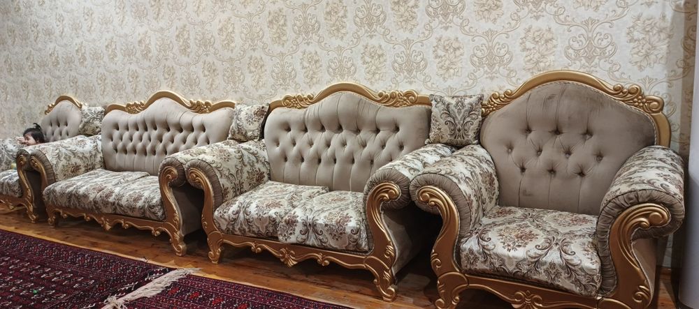 Кресло дивпн комплект 4 талик, сотилади холати яп янги , срочно!!!