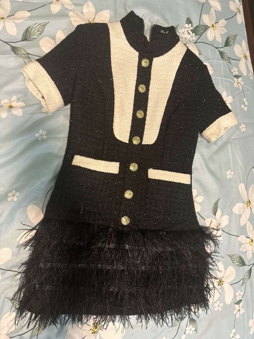 Официална рокля букле с пера