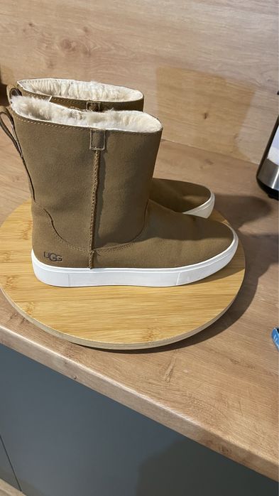 UGG- uri de vanzare!