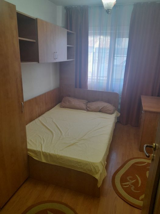 Închiriez apartament 3 camere