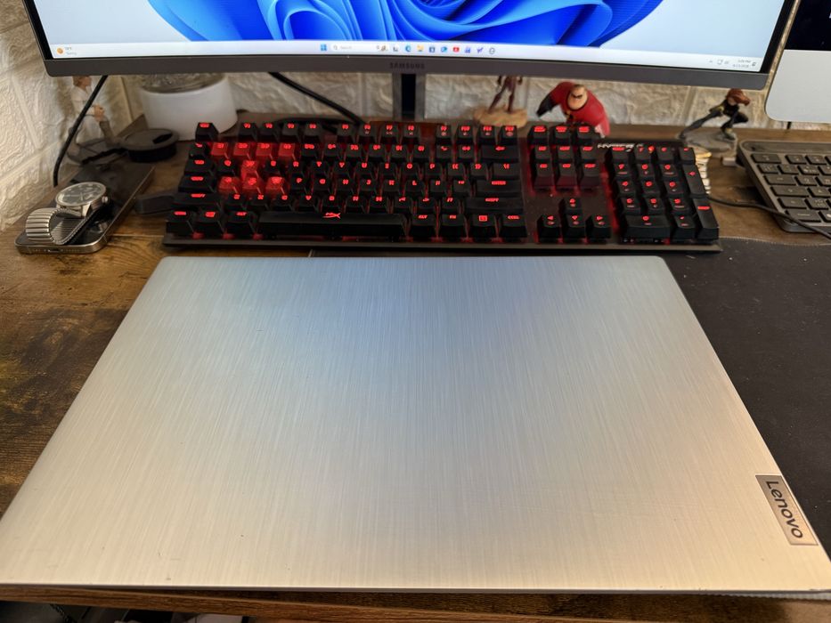 Laptop Lenovo V15-ada
