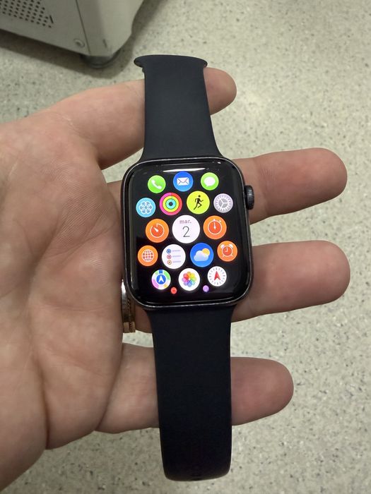 Apple Watch SE (GPS) 44 MM, 2021