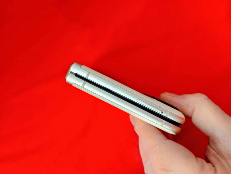 Motorola RAZR 40 Full box ( factura până  21.04.2026)