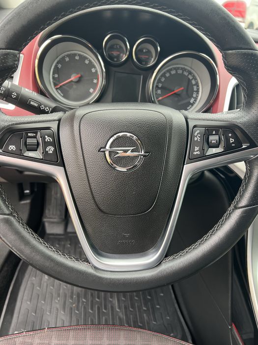 Opel Astra GTC 2014