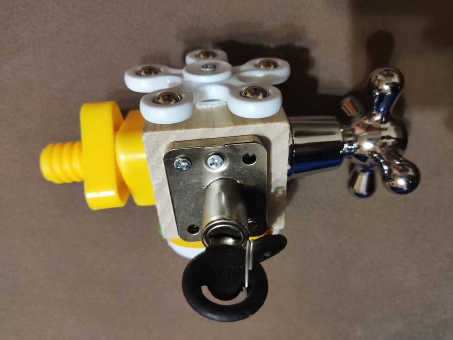 Дървено кубче 7 в 1 Монтесори