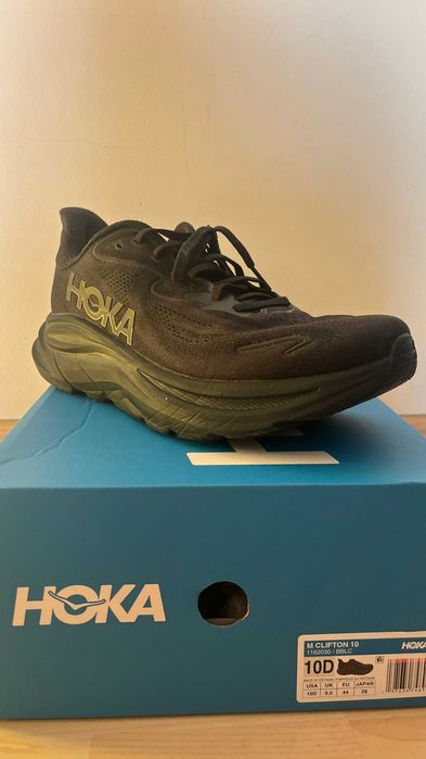 Hoka Clifton 10 Full Black nr. 44 – stare excelentă
