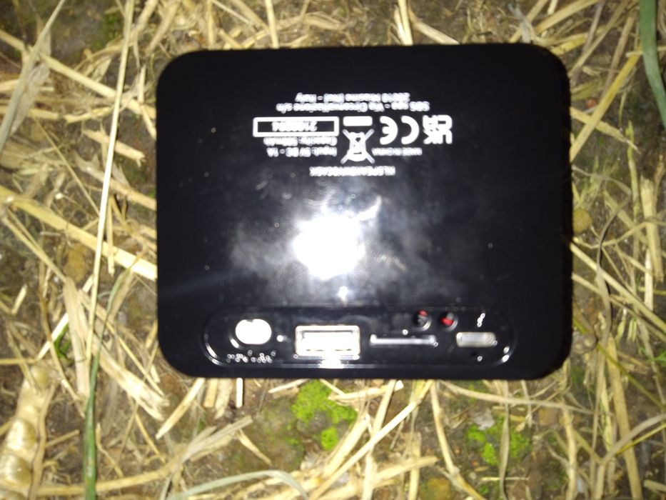 Vand boxa prin Bluetooth si are Card si USB