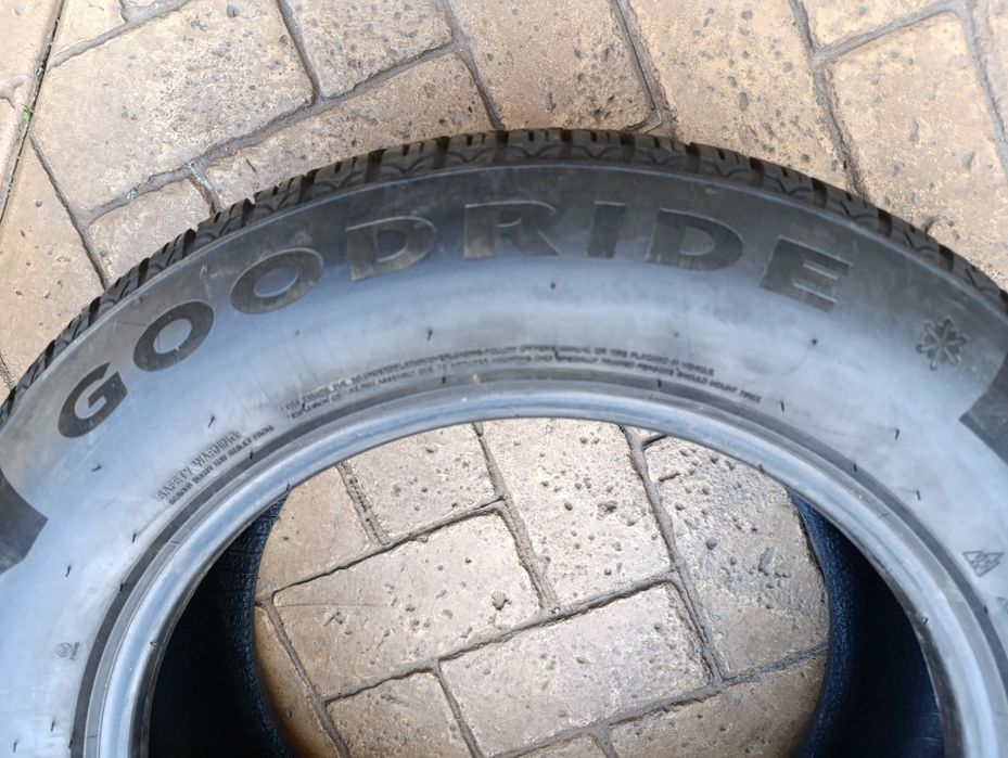 Всесезонни гуми Goodride 215/65/17 dot 2023