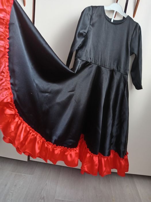 Продам детские костюмы