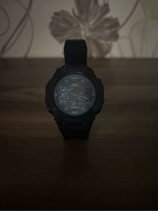 Продам оригинал часы в хорошем состояний