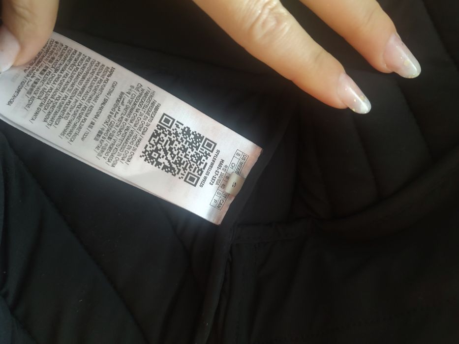 Geaca guess stare foarte buna