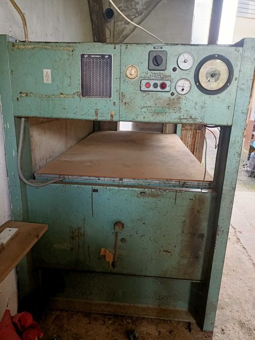 Presa industrială panouri lemn