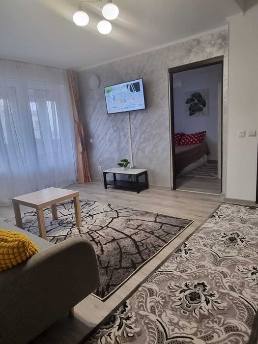 Proprietar  inchiriez  apartament renovat cu 2 camere Piata Romana