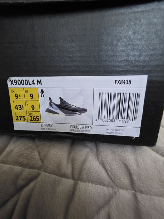 Продам оригинальные кроссовки Adidas