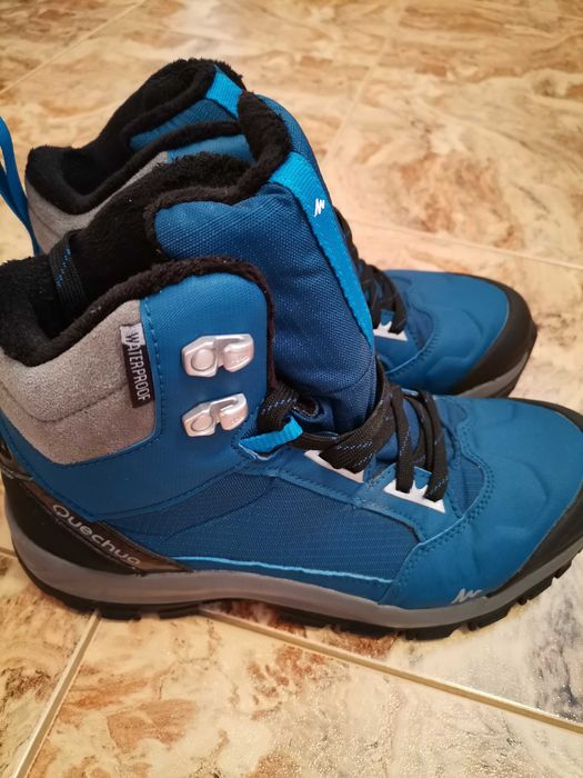 Чисто нови зимни обувки