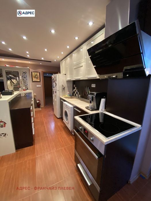 Продава се Тристаен апартамент в Враца, Река Лева - 100 кв.м за 2040 €/кв.м - Снимка #3