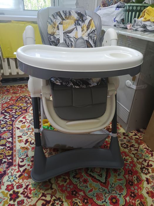 Детская стол для кормление