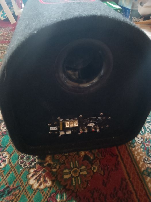 Сабвуфер         .