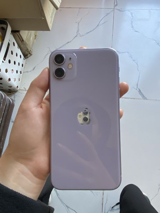 iPhone 11 телефон б/у