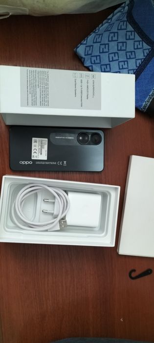 Oppo A78 почти новый