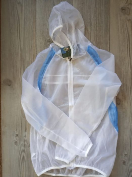 Дождевик легкий.