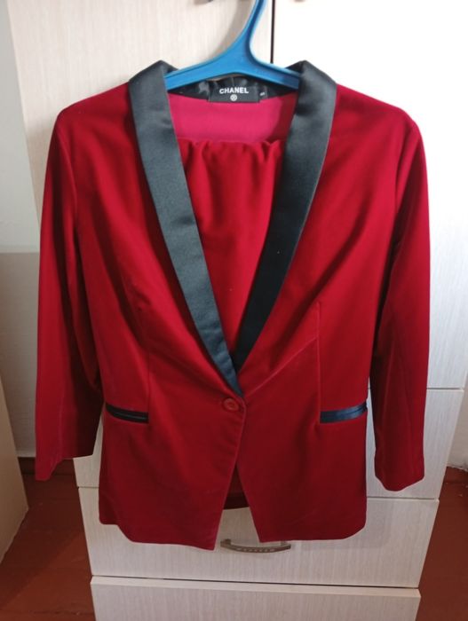 Костюм сатылады.