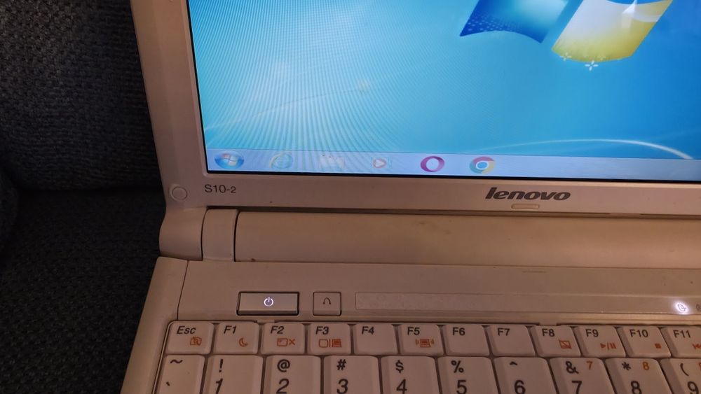 Продавам Lenovo Ideapad S10-2
