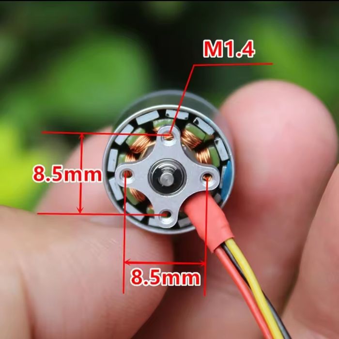 Set 4 mini motoare brushless 1104 + 6 elicii pt drona sau modele RC