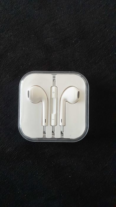 Оригинални слушалки от Iphone5s!