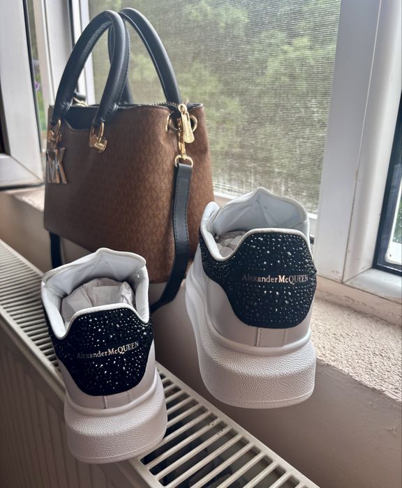 Adidasi noi unisex