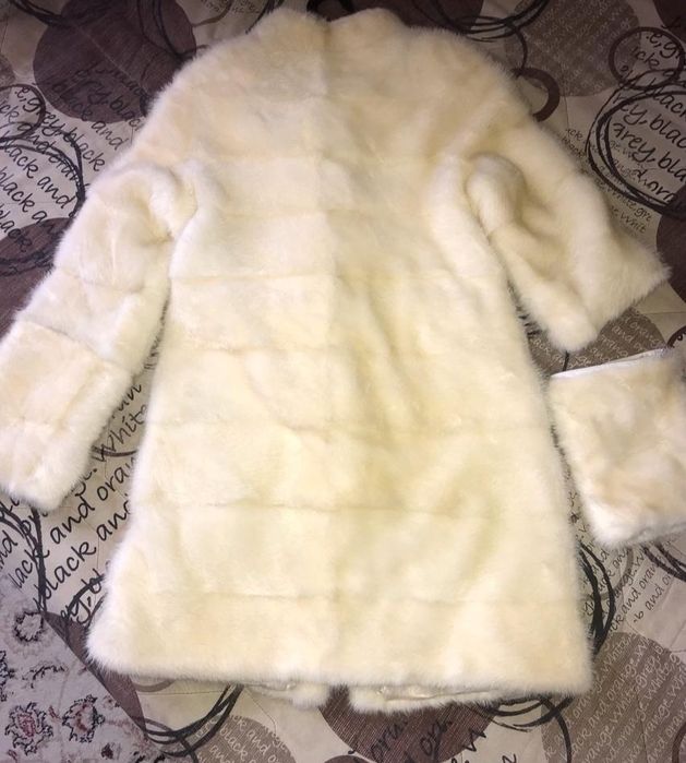 Продам шубу норковую.