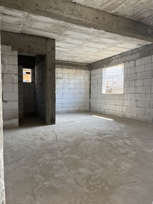 De vanzare 2 garsoniere cu curte individuala