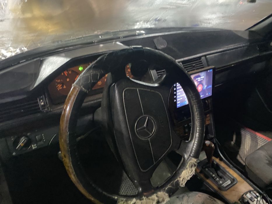 Продам Мерседес Е220 плита матор