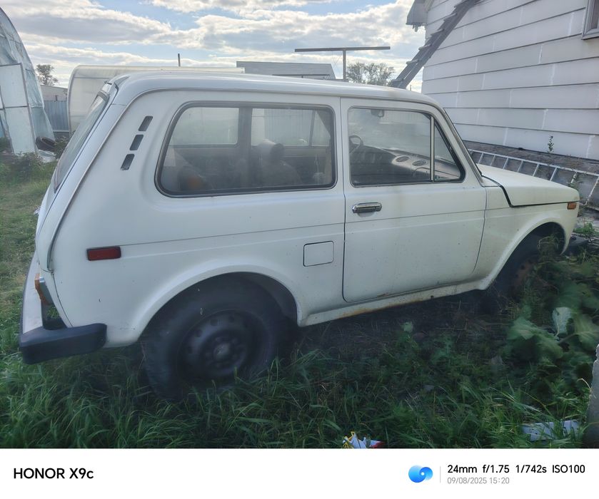 Продам автомобиль "Нива" 2121
