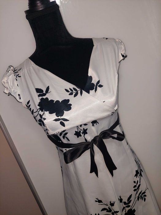 Rochie casual elegant satinata alb/negru cu bolero babydoll