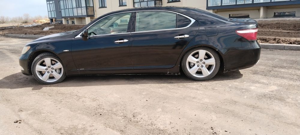 Продам Лексус ЛС 460