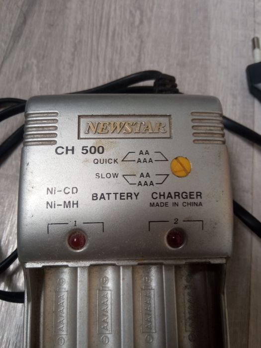 Зрядное устройство Newstar CH 500,