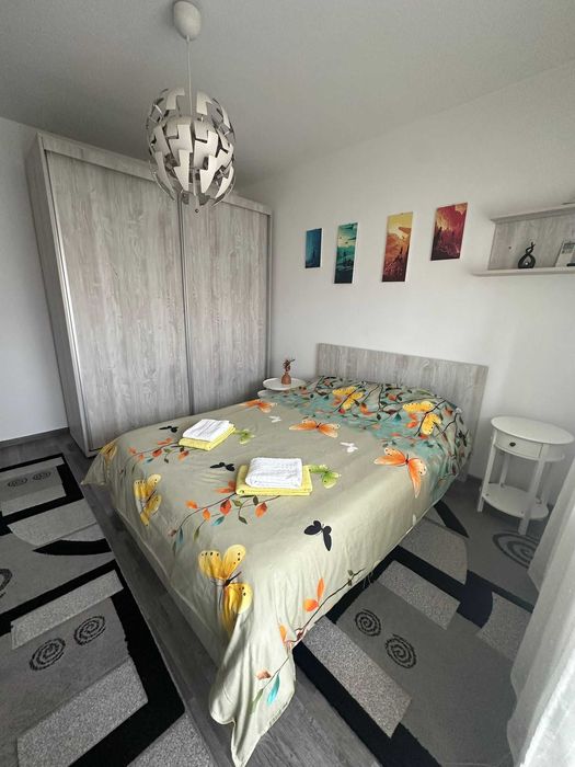 Vand apartament cu 2 camere ! Zona Eroilor! Parcare!