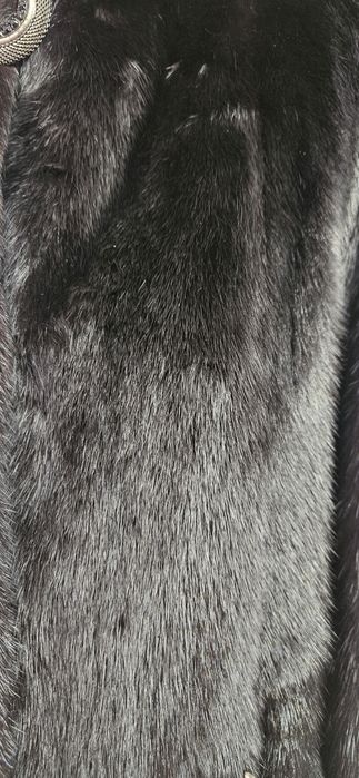 Продаётся норковая шуба