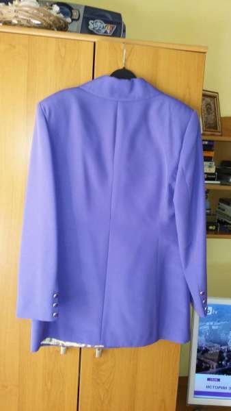 Костюм с къса пола, ленен костюм