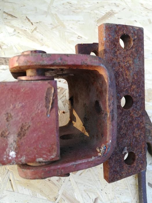 Плуг ПЦ-1-18 — это оборотный плуг ( реверсивный) для мотоблока