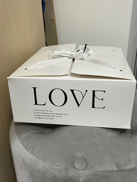 Bijuterii inoxidabile,în cutiile mici sunt până la 20 de accesorii